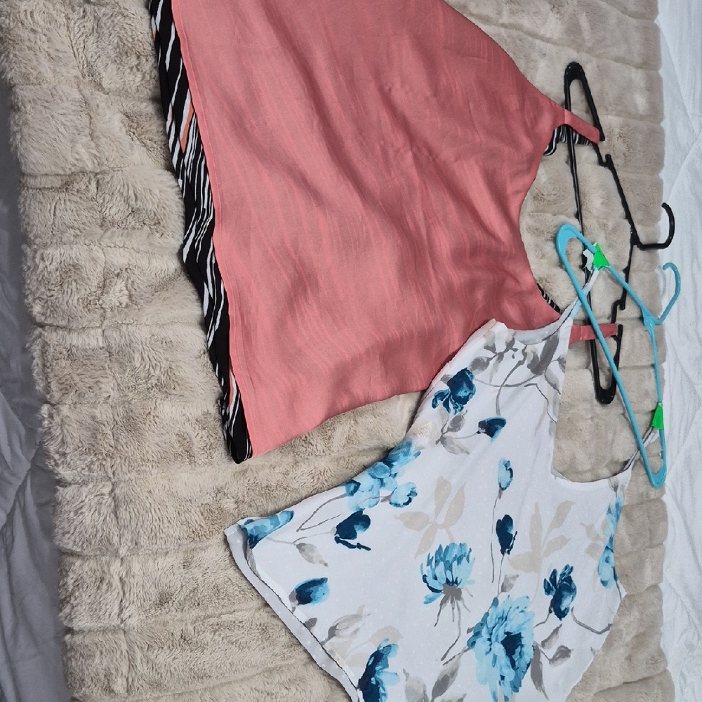 White House Black Market 2 reversible Camis.  Pink and White Floral Camisole Set